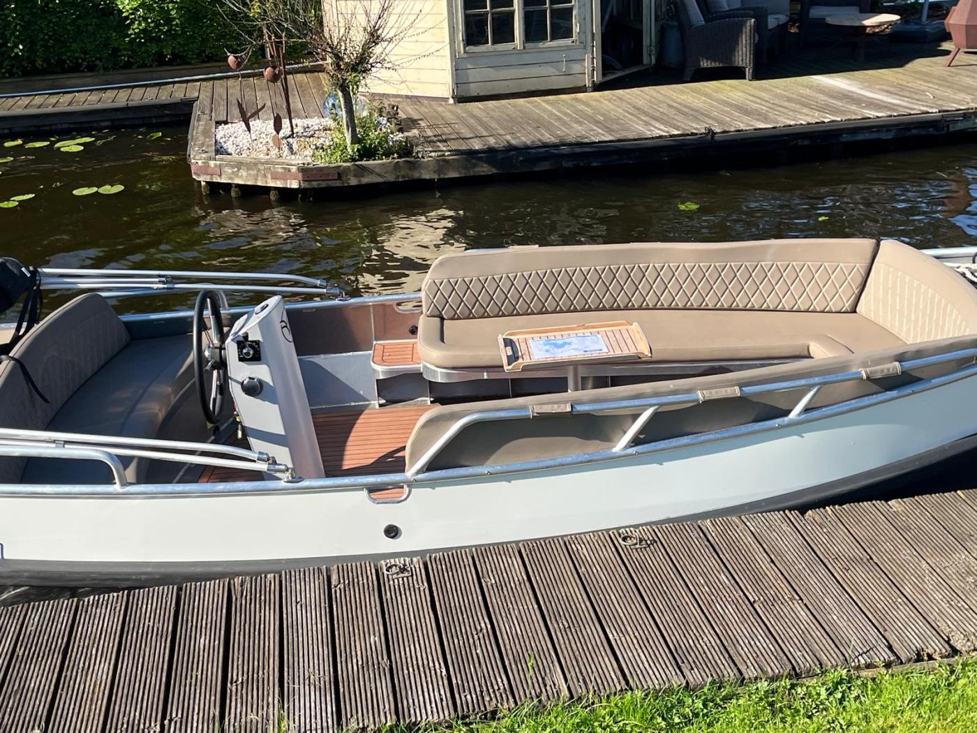 E-sloep 550